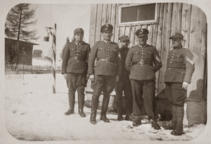 Zdjęcie 005. Żołnierze straży granicznej przed 1939 r. Pierwszy z prawej stoi kpr. Antoni Bąk.