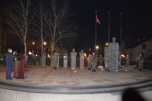 Uroczysty capstrzyk pod pomnikiem Żołnierzy Wyklętych w Rzeszowie. Fot. K. Gajda-Bator